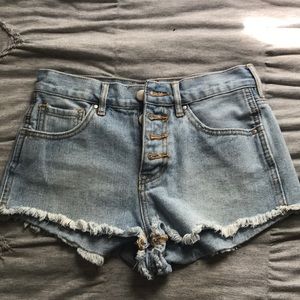 Bullhead denim shorts.